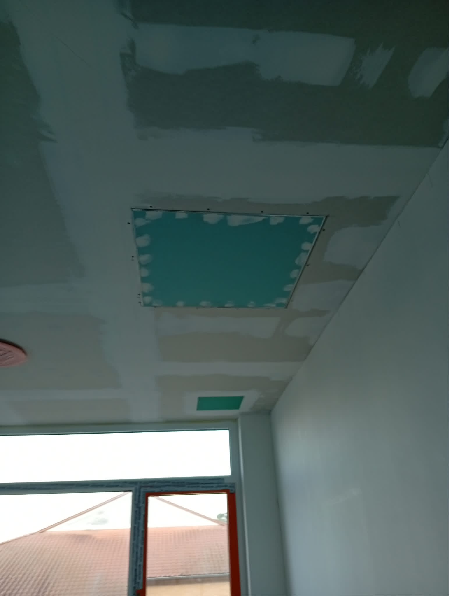 Sádrokartonový podhled s Knauf deskami